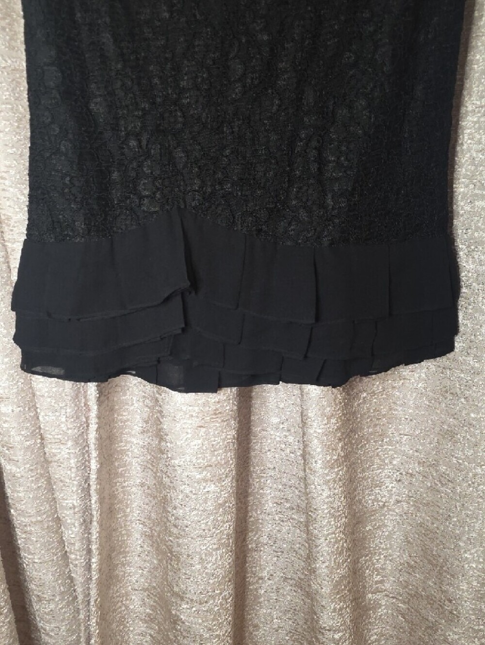 Alice + Olivia Black Lace Beaded Cap-Sleeve Top Size M - Picture 6 of 16